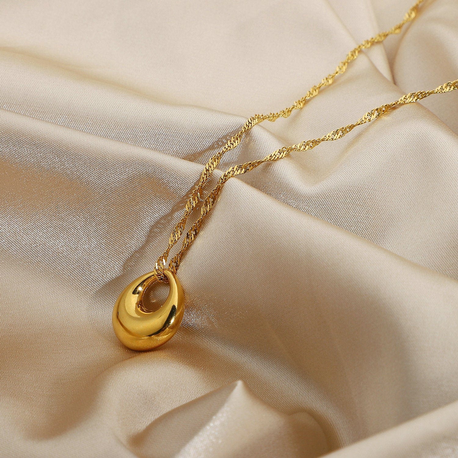 Naomi Necklace