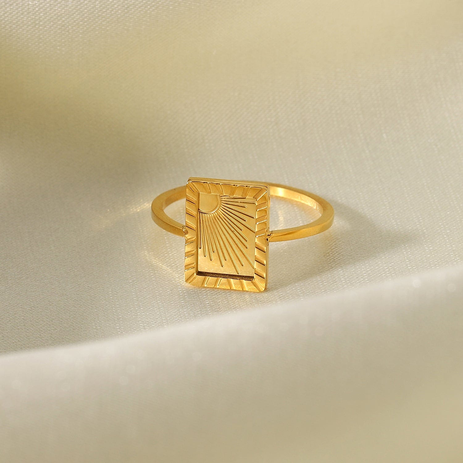 Helia Ring