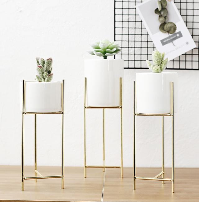 Minimalist Pot