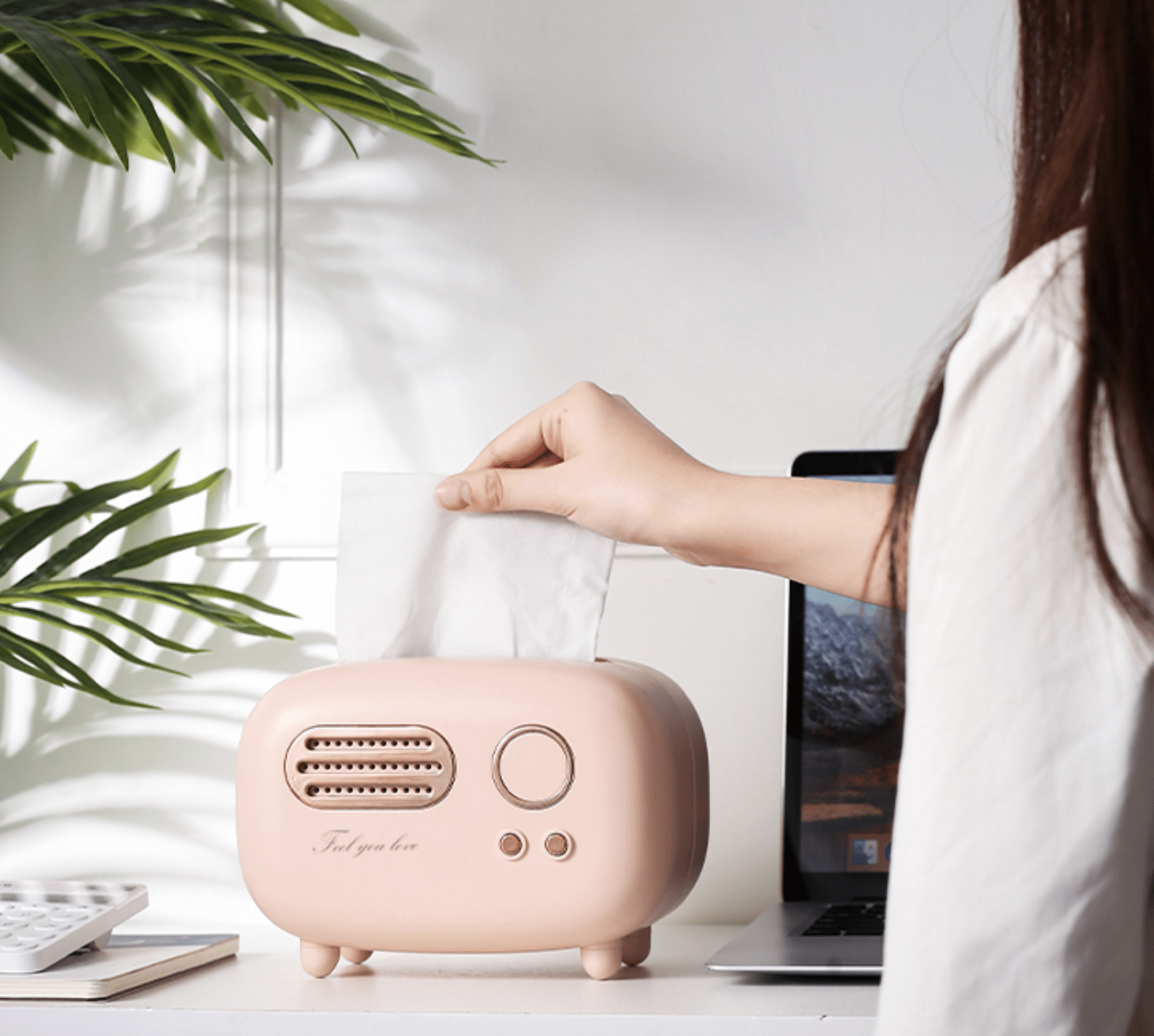 Retro Tissue Holder