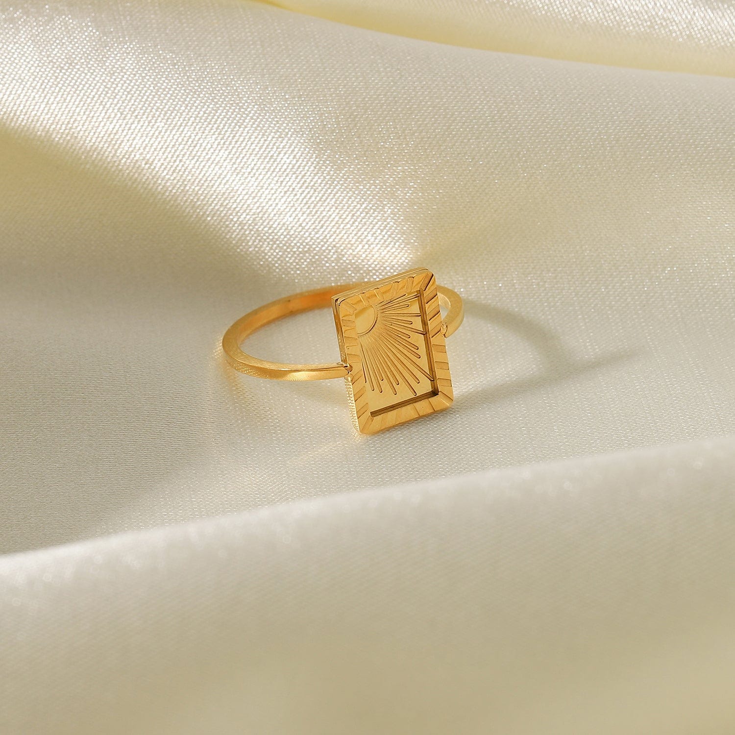 Helia Ring