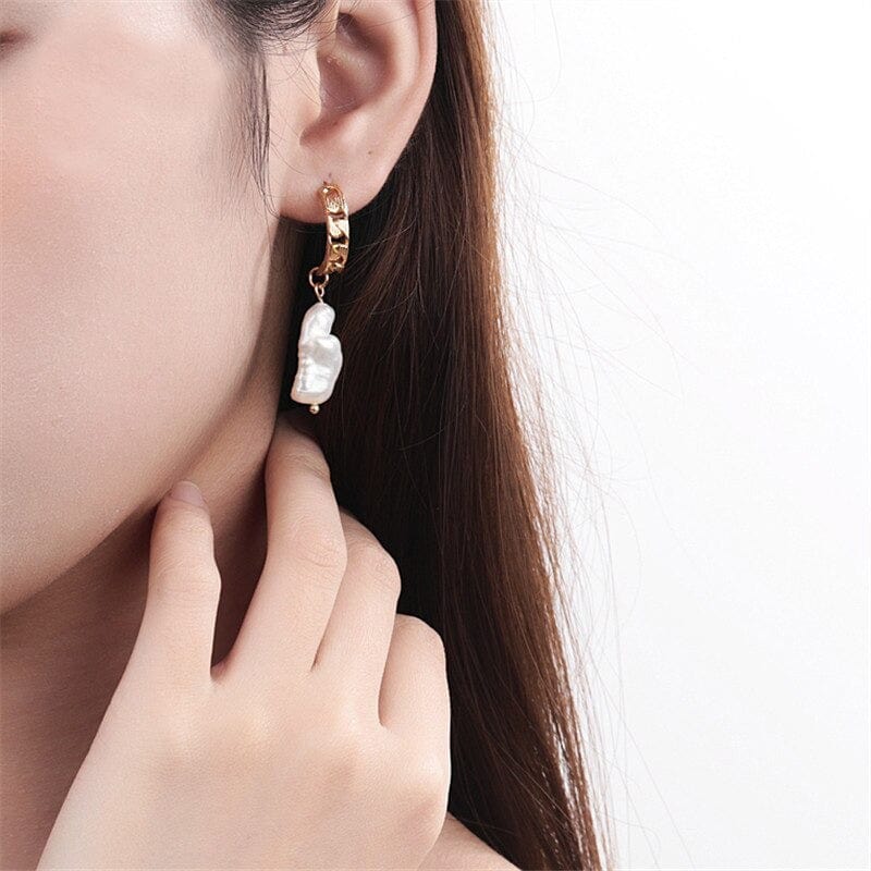 Sasha Pearl Earrings