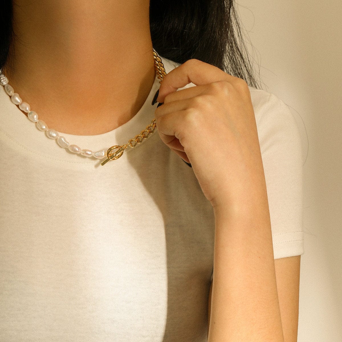 Allie Pearl Necklace