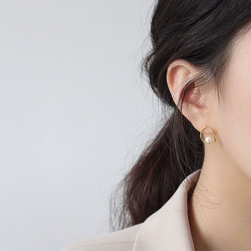 Amelia Pearl Earrings
